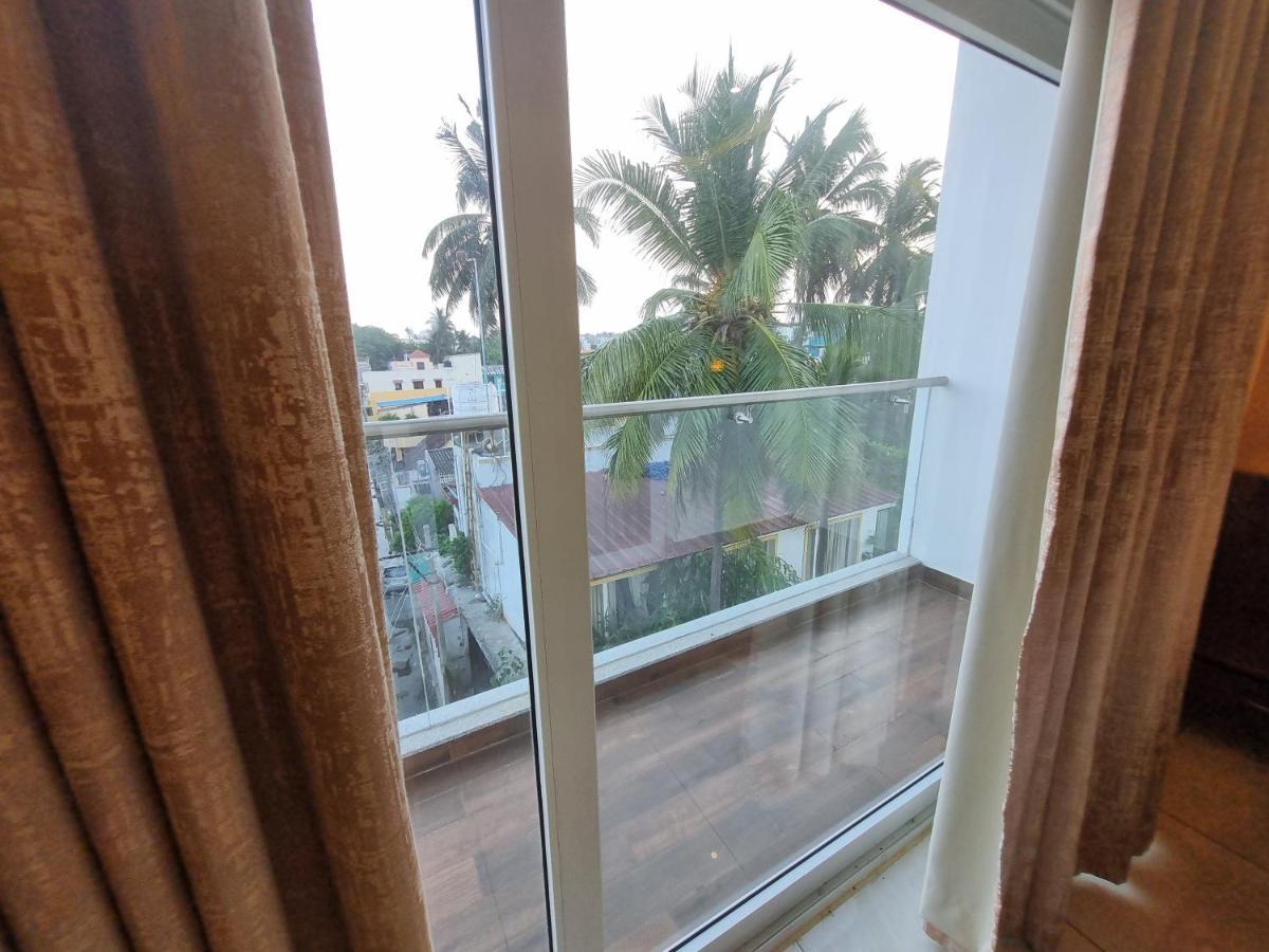Plutus Residency Hotel ออโรวิลล์ ภายนอก รูปภาพ